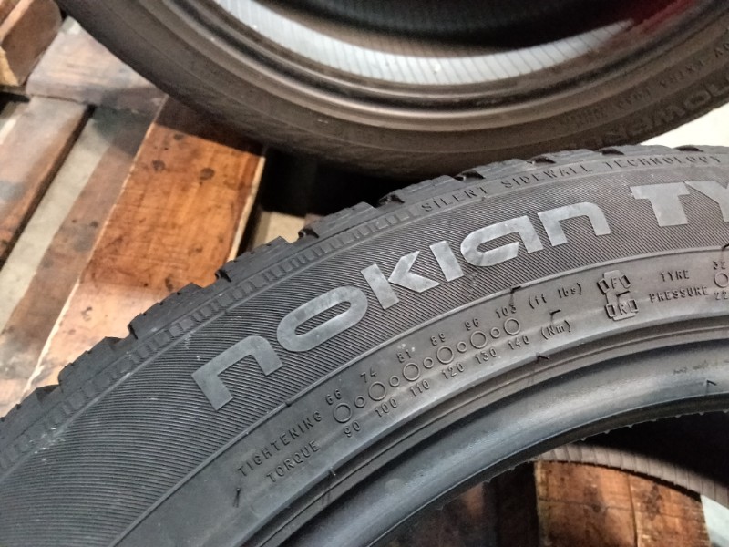 4 Gomme usate 245 45 18 Pneumatici Invernali NOKIAN 4 Gomme usate 245 45 18 Pneumatici Invernali NOKIAN