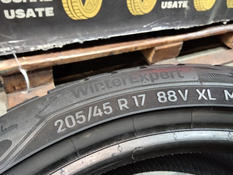 2 Gomme usate 205 45 17 Pneumatici Invernali UNIROYAL 2 Gomme usate 205 45 17 Pneumatici Invernali UNIROYAL