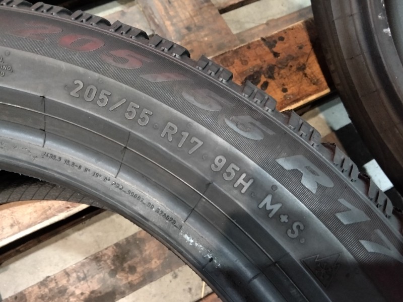 2 Gomme usate 205 55 17 Pneumatici Invernali PIRELLI 2 Gomme usate 205 55 17 Pneumatici Invernali PIRELLI