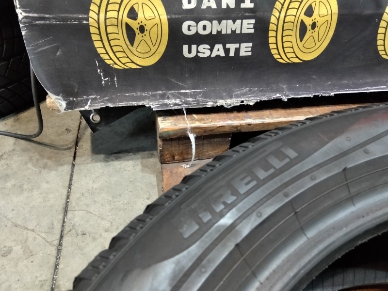 2 Gomme usate 205 55 17 Pneumatici Invernali PIRELLI 2 Gomme usate 205 55 17 Pneumatici Invernali PIRELLI