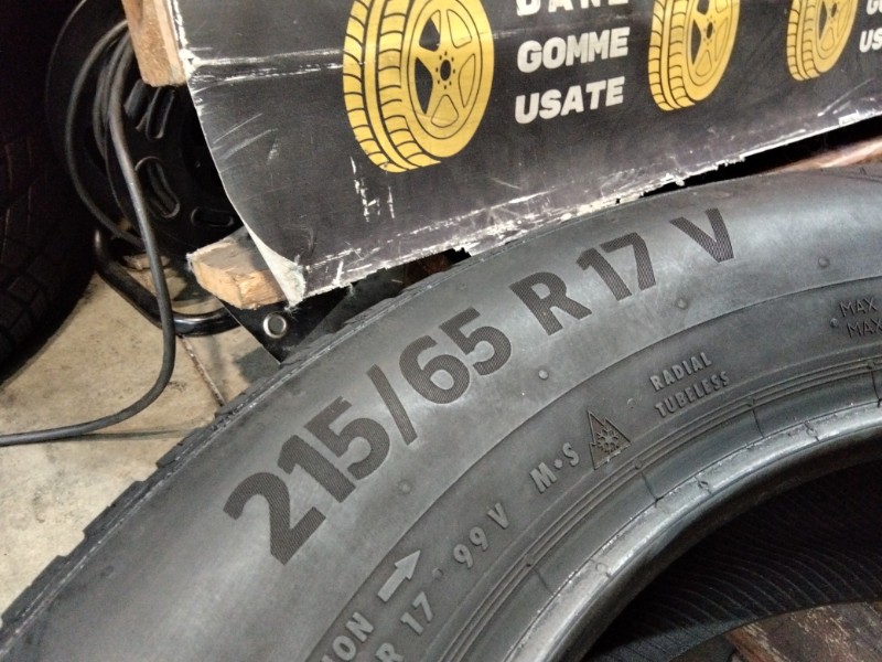 4 Gomme usate 215 65 17 Pneumatici 4 Stagioni CONTINENTAL 4 Gomme usate 215 65 17 Pneumatici 4 Stagioni CONTINENTAL