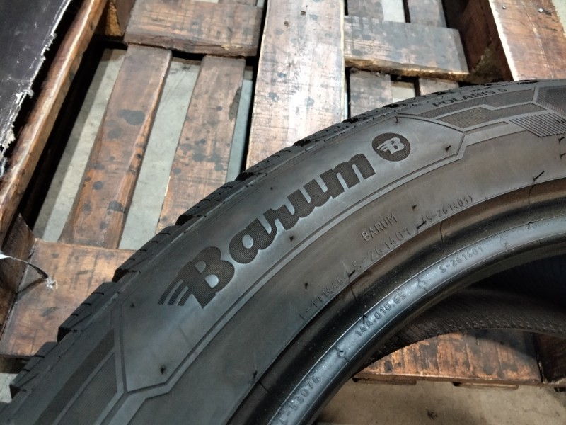 4 Gomme usate 235 50 19 Pneumatici Invernali BARUM 4 Gomme usate 235 50 19 Pneumatici Invernali BARUM