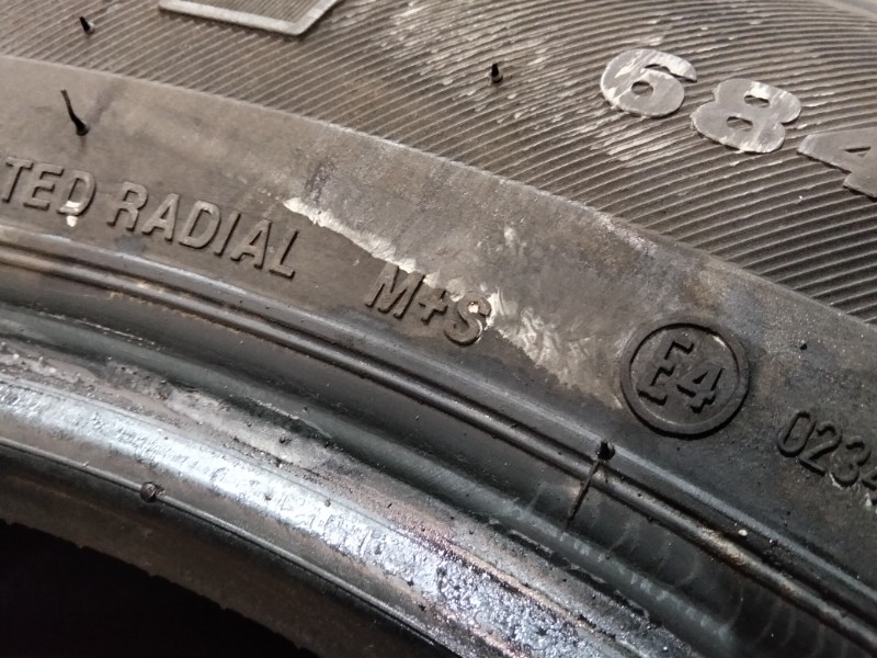4 Gomme usate 265 60 18 Pneumatici 4 Stagioni BRIDGESTONE 4 Gomme usate 265 60 18 Pneumatici 4 Stagioni BRIDGESTONE