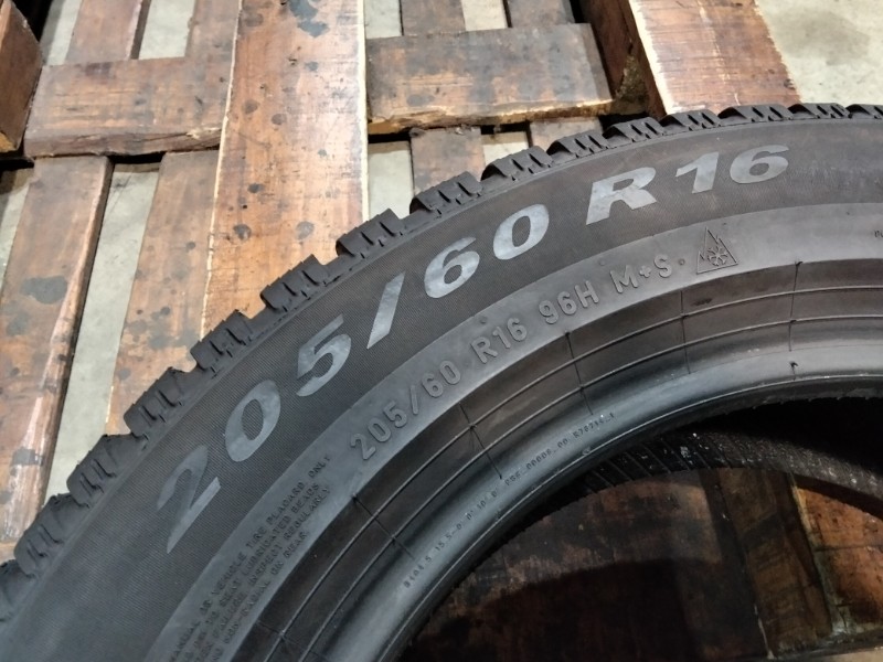 4 Gomme usate 205 60 16 Pneumatici Invernali PIRELLI 4 Gomme usate 205 60 16 Pneumatici Invernali PIRELLI