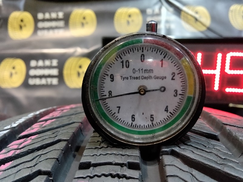 4 Gomme usate 245 45 18 Pneumatici Invernali CONTINENTAL 4 Gomme usate 245 45 18 Pneumatici Invernali CONTINENTAL