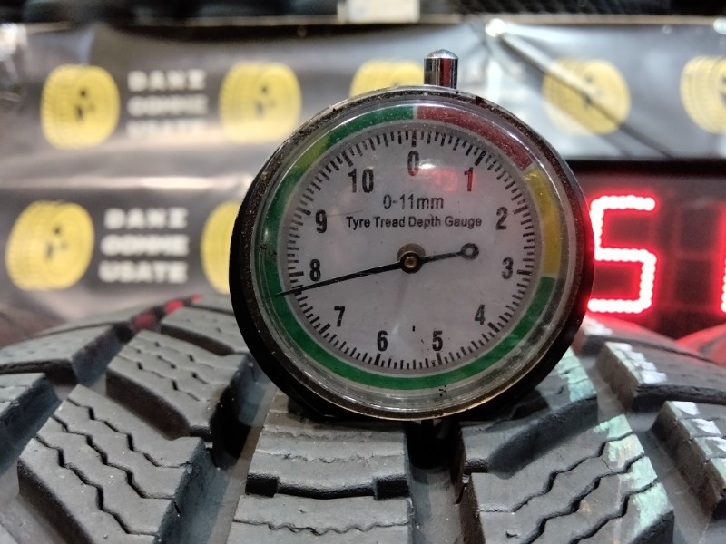 4 Gomme usate 225 55 18 Pneumatici Invernali CONTINENTAL 4 Gomme usate 225 55 18 Pneumatici Invernali CONTINENTAL
