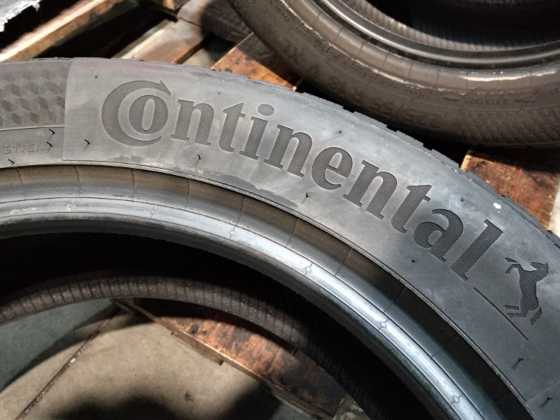 4 Gomme usate 225 55 18 Pneumatici Invernali CONTINENTAL 4 Gomme usate 225 55 18 Pneumatici Invernali CONTINENTAL