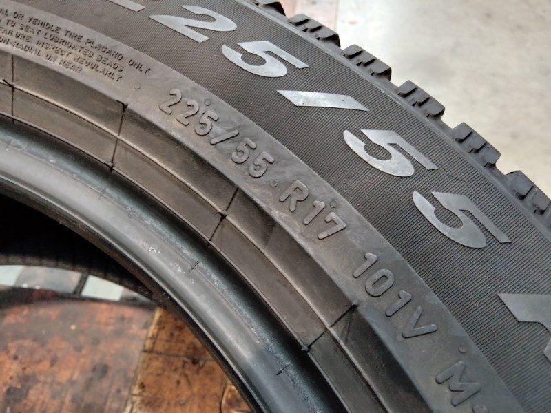 4 Gomme usate 225 55 17 Pneumatici Invernali PIRELLI 4 Gomme usate 225 55 17 Pneumatici Invernali PIRELLI