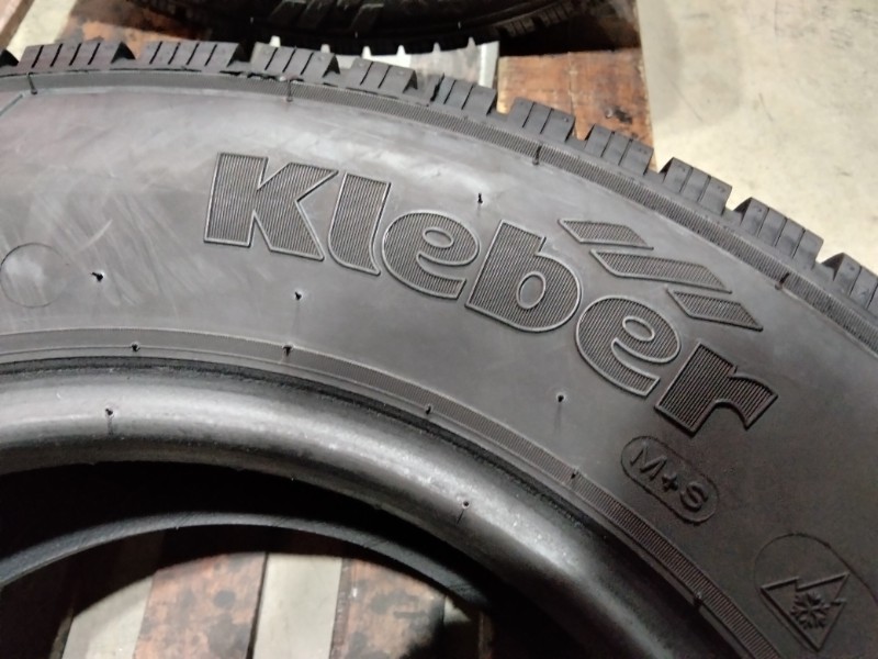 2 Gomme usate 215 70 15 C Pneumatici Invernali KLEBER 2 Gomme usate 215 70 15 C Pneumatici Invernali KLEBER