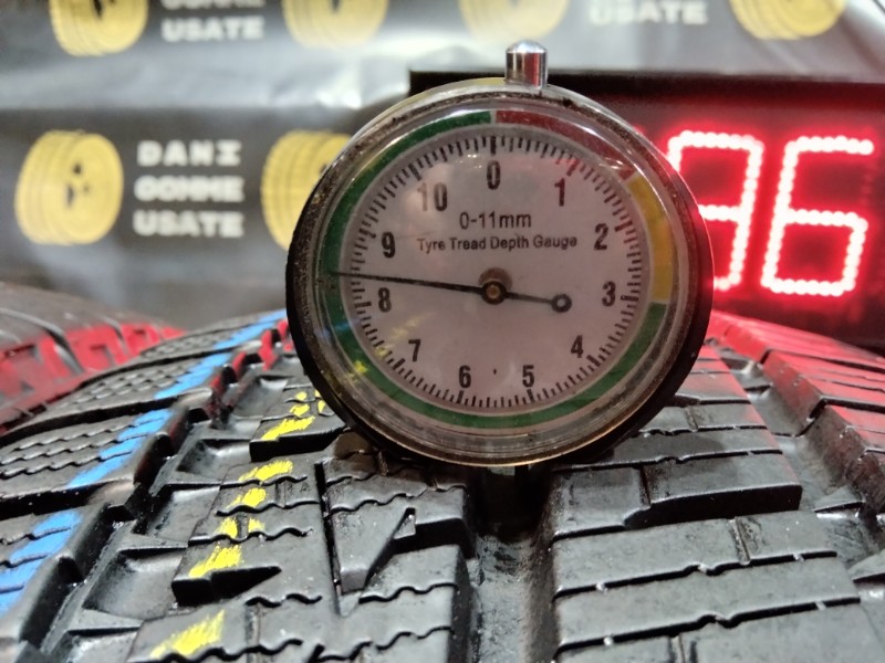 4 Gomme usate Pneumatici Invernali TOYO 4 Gomme usate Pneumatici Invernali TOYO