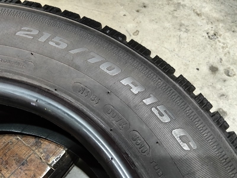 2 Gomme usate 215 70 15 C Pneumatici Invernali BF GOODRICH 2 Gomme usate 215 70 15 C Pneumatici Invernali BF GOODRICH