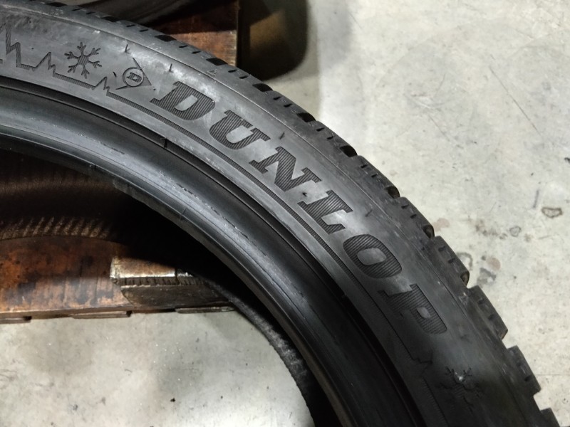 4 Gomme usate 255 40 20 Pneumatici Invernali DUNLOP 4 Gomme usate 255 40 20 Pneumatici Invernali DUNLOP