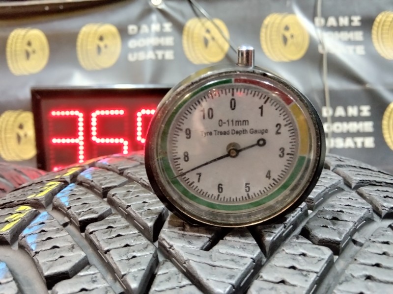 2 Gomme usate 235 50 20 Pneumatici Invernali PIRELLI 2 Gomme usate 235 50 20 Pneumatici Invernali PIRELLI