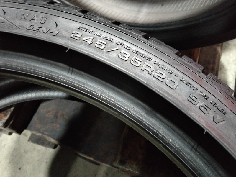 2 Gomme usate 245 35 20 e 2 Gomme usate 305 30 21 Pneumatici Invernali GOODYEAR 2 Gomme usate 245 35 20 e 2 Gomme usate 305 30 21 Pneumatici Invernali GOODYEAR