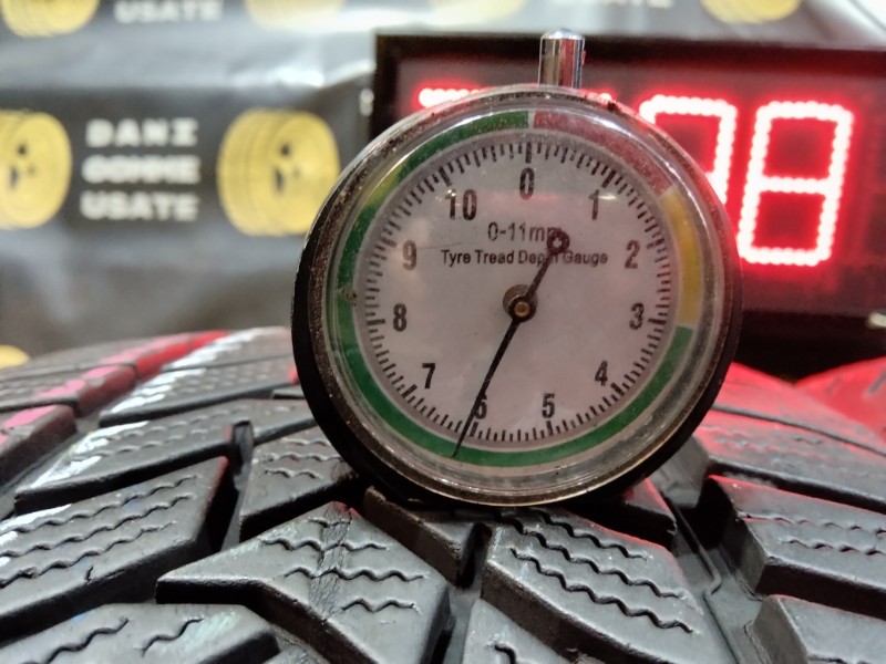 2 Gomme usate 205 50 17 Pneumatici Invernali DUNLOP 2 Gomme usate 205 50 17 Pneumatici Invernali DUNLOP