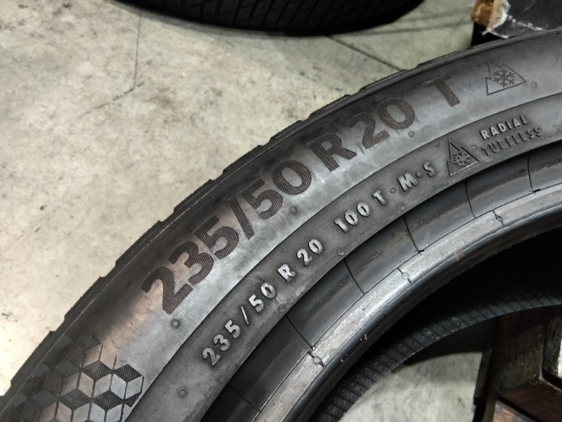 2 Gomme usate 235 50 20 Pneumatici Invernali CONTINENTAL 2 Gomme usate 235 50 20 Pneumatici Invernali CONTINENTAL