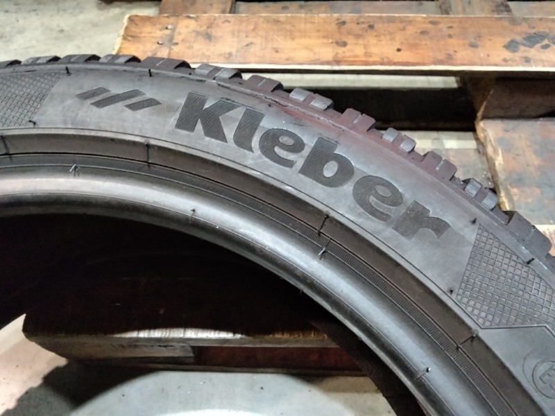 2 Gomme usate 215 45 17 Pneumatici 4 Stagioni KLEBER 2 Gomme usate 215 45 17 Pneumatici 4 Stagioni KLEBER