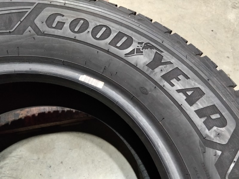 4 Gomme usate 235 65 16 C Pneumatici Invernali GOODYEAR 4 Gomme usate 235 65 16 C Pneumatici Invernali GOODYEAR