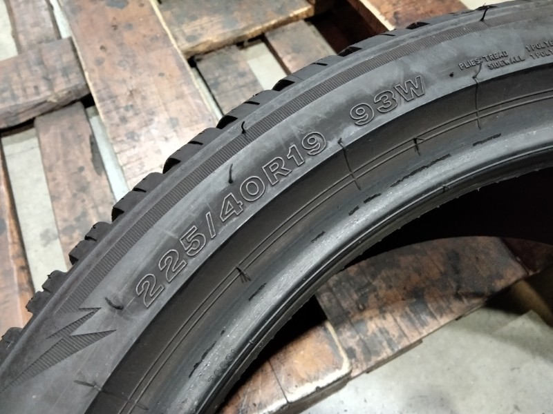 4 Gomme usate 225 40 19 Pneumatici Invernali BRIDGESTONE 4 Gomme usate 225 40 19 Pneumatici Invernali BRIDGESTONE