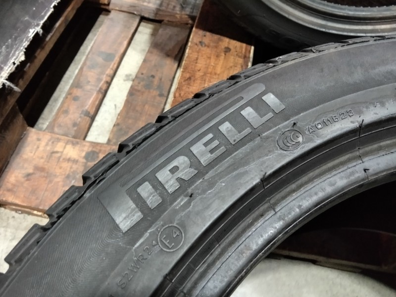 4 Gomme usate 245 45 17 Pneumatici Invernali PIRELLI 4 Gomme usate 245 45 17 Pneumatici Invernali PIRELLI