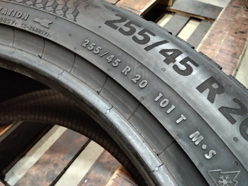 2 Gomme usate 255 45 20 Pneumatici Invernali CONTINENTAL 2 Gomme usate 255 45 20 Pneumatici Invernali CONTINENTAL