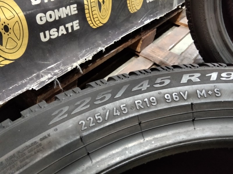 4 Gomme usate 225 45 19 Pneumatici Invernali PIRELLI 4 Gomme usate 225 45 19 Pneumatici Invernali PIRELLI