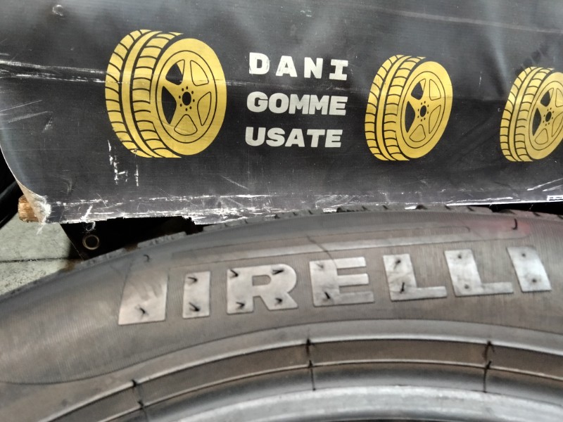 4 Gomme usate 215 55 17 Pneumatici Invernali PIRELLI 4 Gomme usate 215 55 17 Pneumatici Invernali PIRELLI