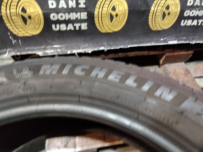 2 Gomme usate 235 50 21 Pneumatici Invernali MICHELIN 2 Gomme usate 235 50 21 Pneumatici Invernali MICHELIN