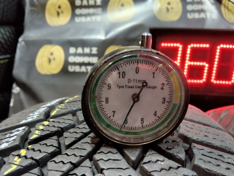 4 Gomme usate 205 65 16 Pneumatici Invernali BRIDGESTONE 4 Gomme usate 205 65 16 Pneumatici Invernali BRIDGESTONE