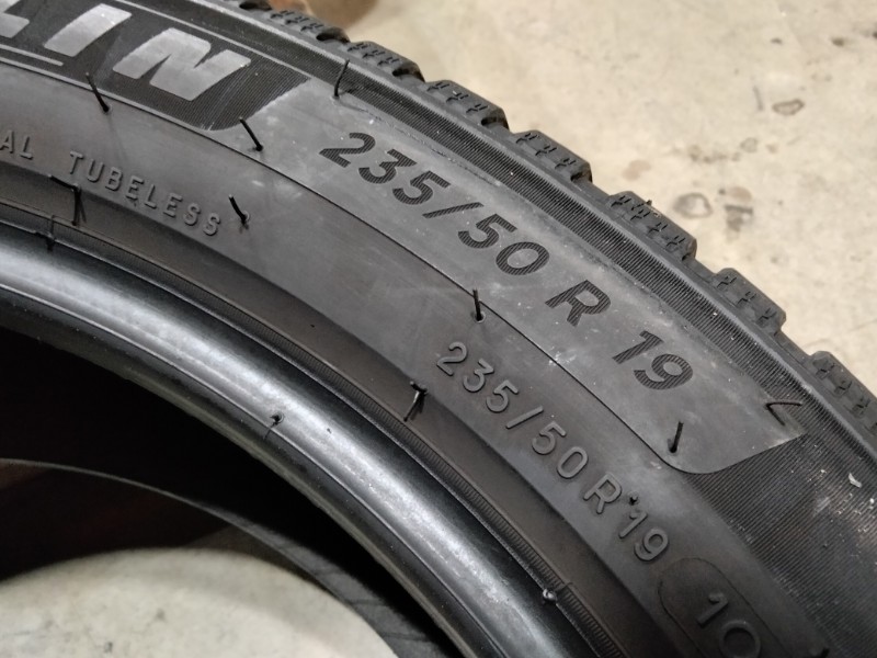 4 Gomme usate 235 50 19 Pneumatici 4 Stagioni MICHELIN 4 Gomme usate 235 50 19 Pneumatici 4 Stagioni MICHELIN