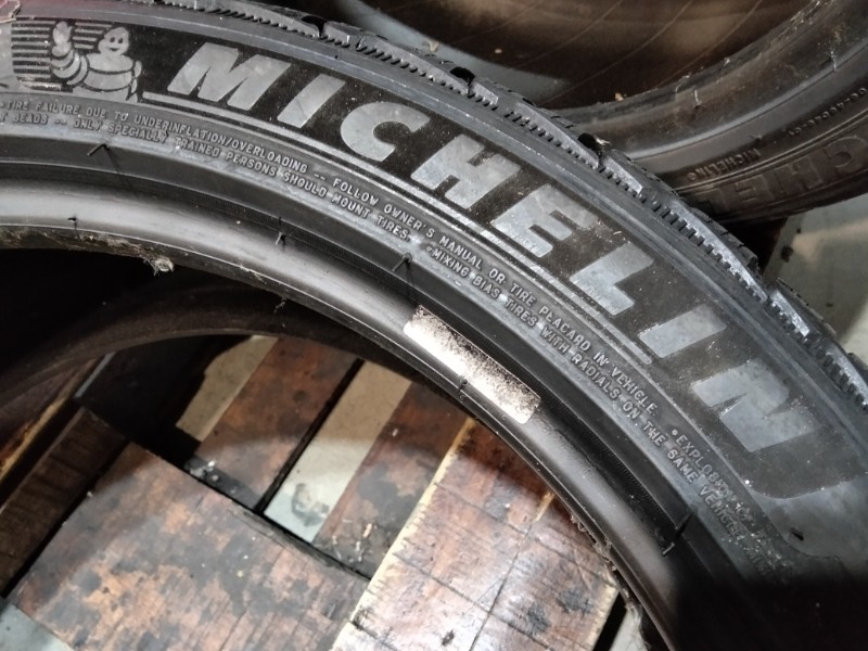4 Gomme usate 225 40 18 Pneumatici Invernali MICHELIN 4 Gomme usate 225 40 18 Pneumatici Invernali MICHELIN