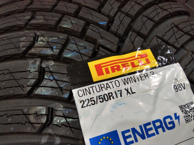 2 Gomme nuove 225 50 17 Pneumatici Invernali PIRELLI 2 Gomme nuove 225 50 17 Pneumatici Invernali PIRELLI