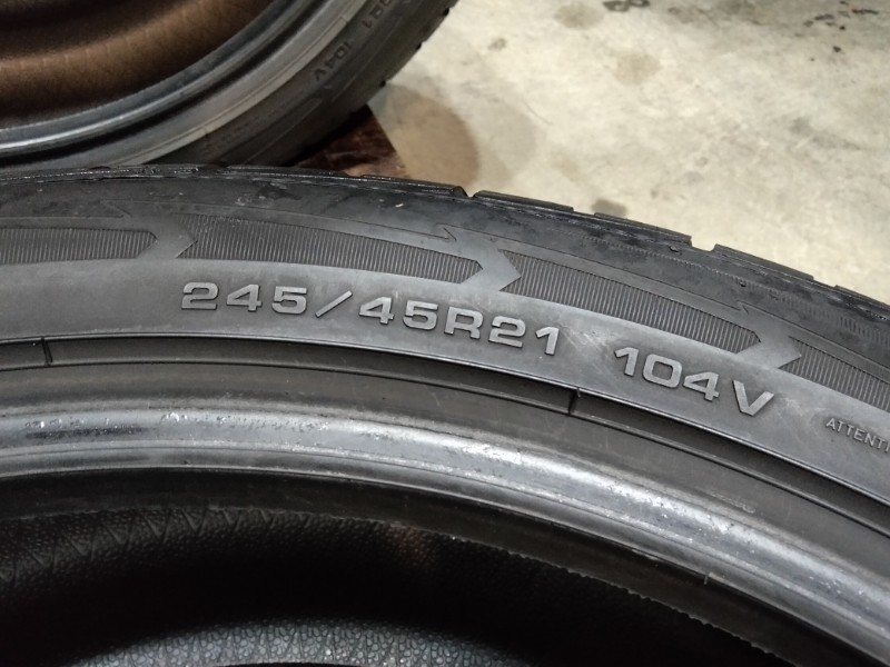 4 Gomme usate 245 45 21 Pneumatici Invernali GOODYEAR 4 Gomme usate 245 45 21 Pneumatici Invernali GOODYEAR