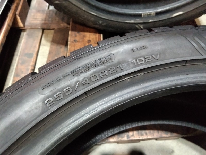 4 Gomme usate 255 40 21 Pneumatici Invernali GOODYEAR 4 Gomme usate 255 40 21 Pneumatici Invernali GOODYEAR