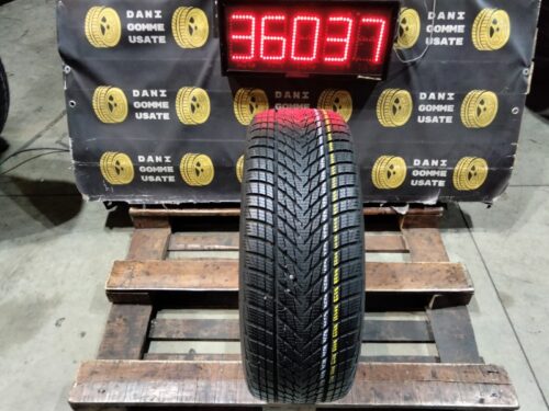 1 Gomma usata 215 55 17 Pneumatici Invernali GOODYEAR