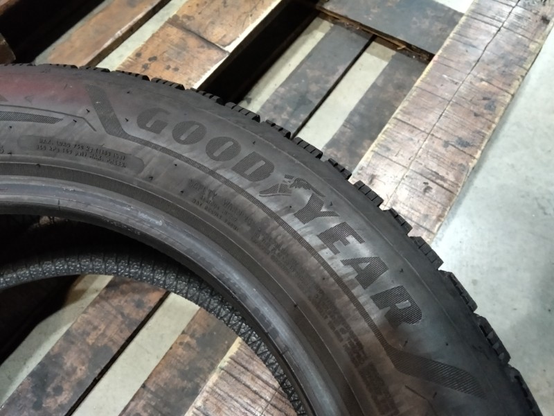 1 Gomma usata 215 55 17 Pneumatici Invernali GOODYEAR 1 Gomma usata 215 55 17 Pneumatici Invernali GOODYEAR