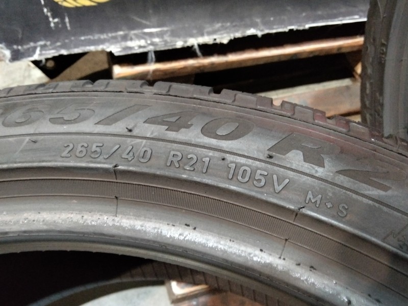 2 Gomme usate 265 40 21 e 2 Gomme usate 295 35 21 Pneumatici Invernali PIRELLI 2 Gomme usate 265 40 21 e 2 Gomme usate 295 35 21 Pneumatici Invernali PIRELLI