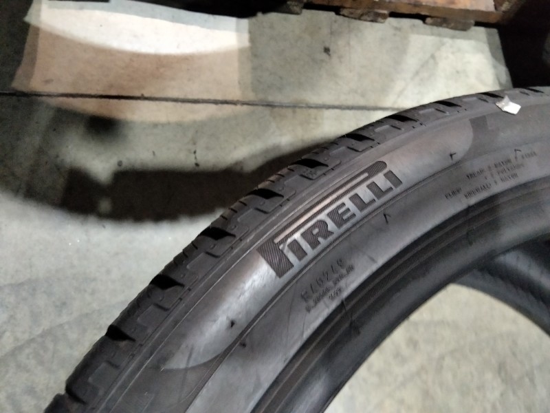 2 Gomme usate 265 40 21 e 2 Gomme usate 295 35 21 Pneumatici Invernali PIRELLI 2 Gomme usate 265 40 21 e 2 Gomme usate 295 35 21 Pneumatici Invernali PIRELLI
